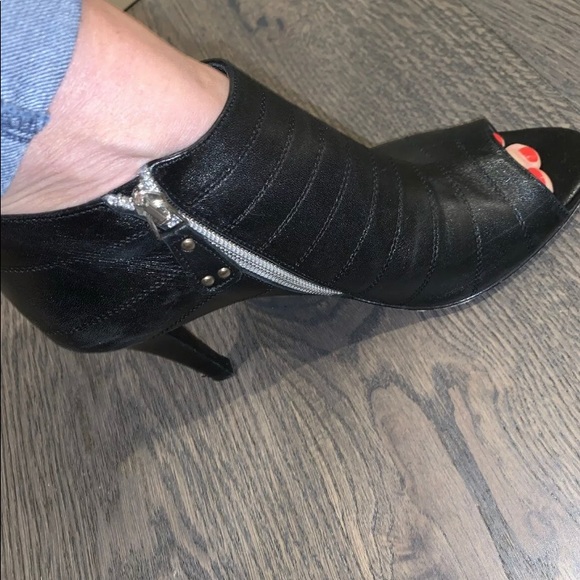 - Strenesse Gabriele Strehle Italian Leather Boot - Picture 6 of 8